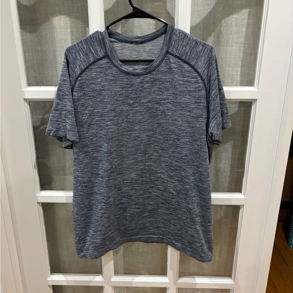lululemon Metal Vent Tech Tee - Picture 1 of 3